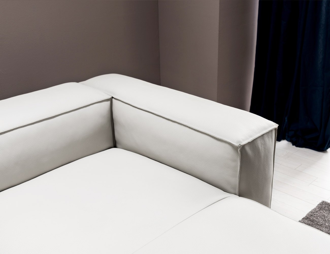 Ghế sofa 4 chỗ dạng couch da nguyên tấm da bò Schrenck tự nhiên () kèm kèm 5 gối - sofa góc chữ L 4 chỗ - ảnh 6 | Ghế Sofa 360