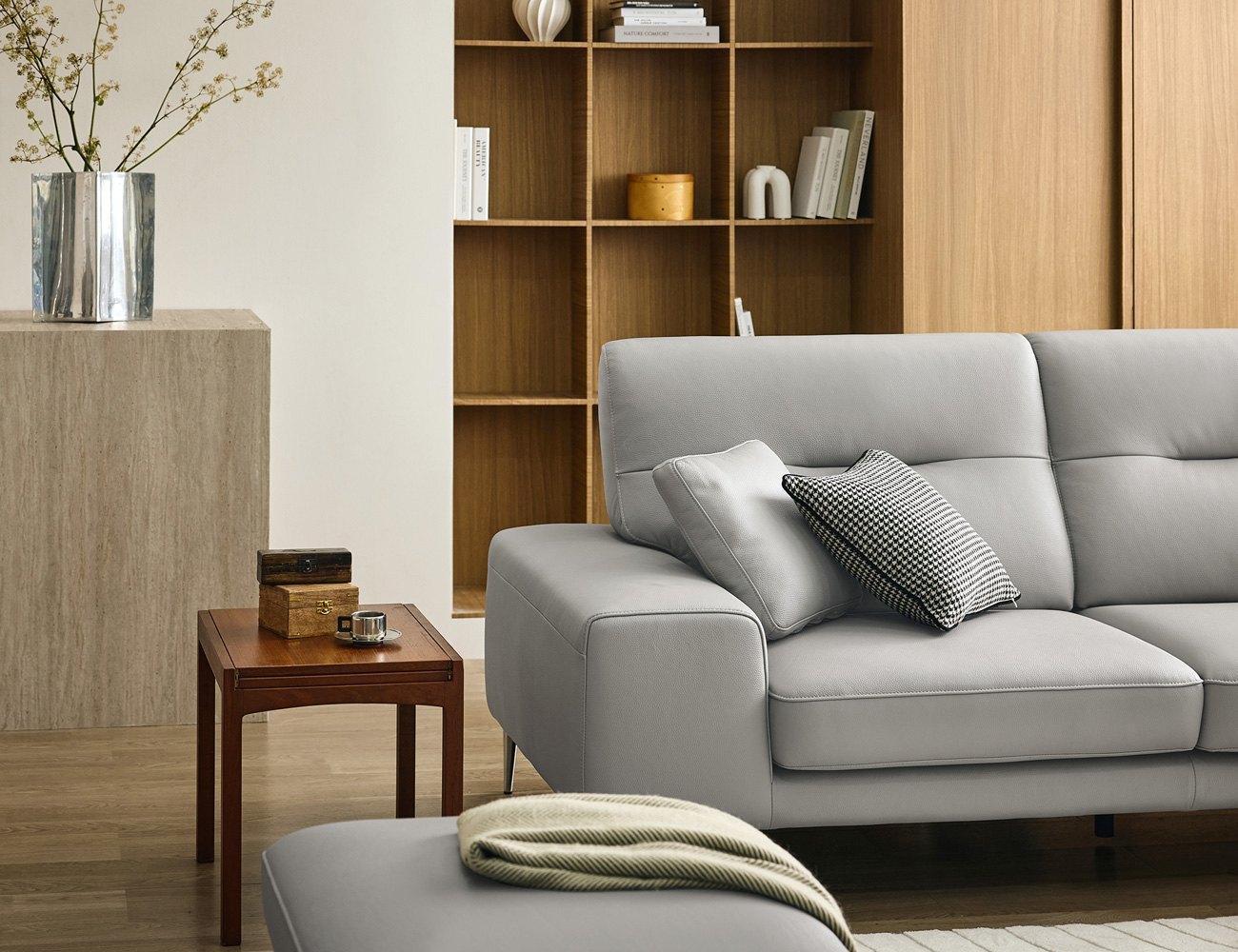 Ghế sofa 4 chỗ da bò tự nhiên kèm 2 gối - sofa da bò thật 4 chỗ - ảnh 4 | Ghế Sofa 360