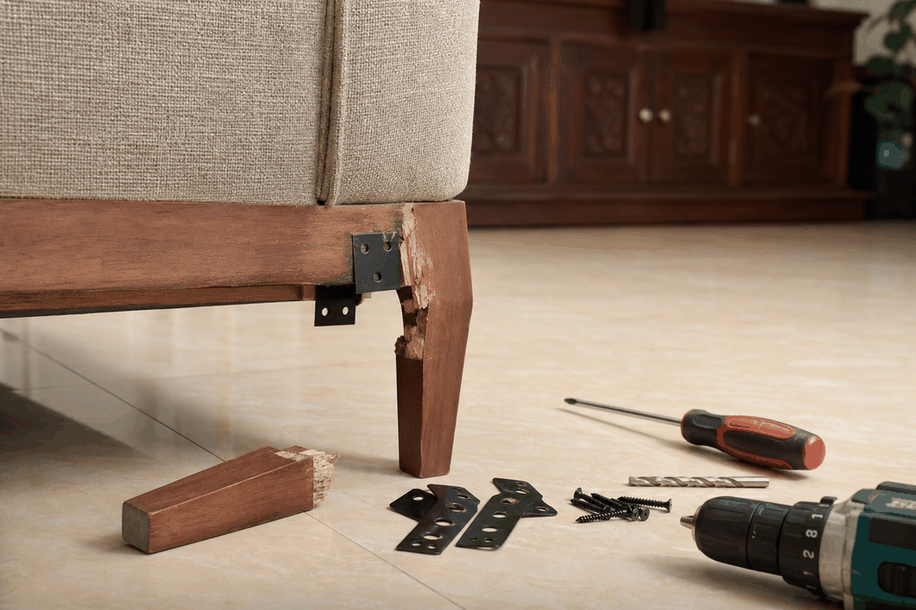 chân sofa bị gãy lung lay cần sửa khung